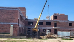 Поликлинику на 342 посещения в смену достроят в селе Арзгир в 2024 году 