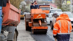 В Арзгирском округе приступили к ямочному ремонту дорог