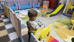 Свыше 40 семей обратились в службу присмотра за детьми в Арзгирском округе